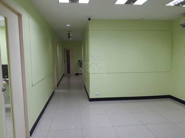 ให้เช่าอาคารพาณิชย์ 5 ชั้น + ชั้นดาดฟ้า มีลิฟท์ 1,080 ตรม. ซอยรัชดาภิเษก 22 ใกล้ MRT รัชดาภิเษก