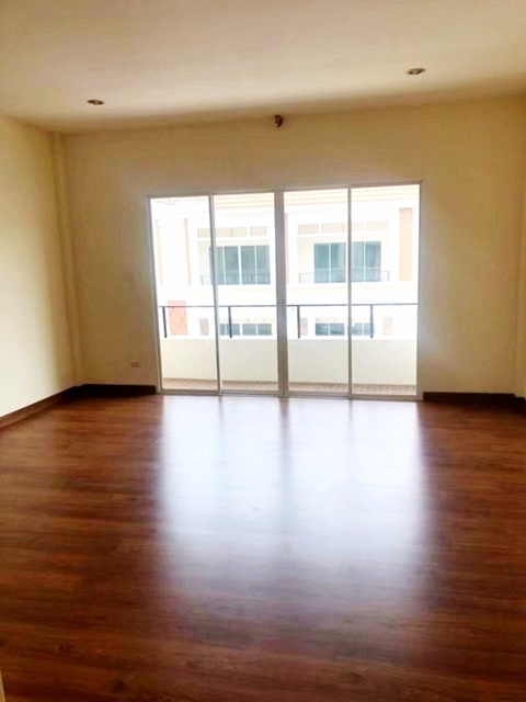 MRTแยกติวานนท์ วงศ์สว่าง รัชดา 25ตรว. พระราม5  ให้เช่าทาวน์โฮม 3 ชั้น รักสัตว์  185ตรม. นครอินทร์ 3นอน รพ.เลอลักษณ์