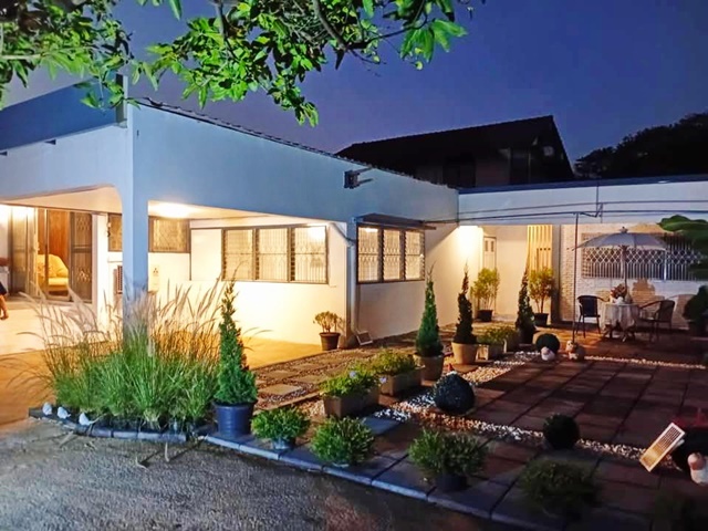 รถไฟฟ้าเมืองทองธานี500ม. ​แจ้งวัฒนะ 30-38 ให้เช่าบ้านเดี่ยว 100 ตร.ว. 4นอน 2น้ำ​ 2คัน​ 3แอร์ เซ็นทรัลแจ้งวัฒนะ 2.3 กม.​ อิมแพ็ค