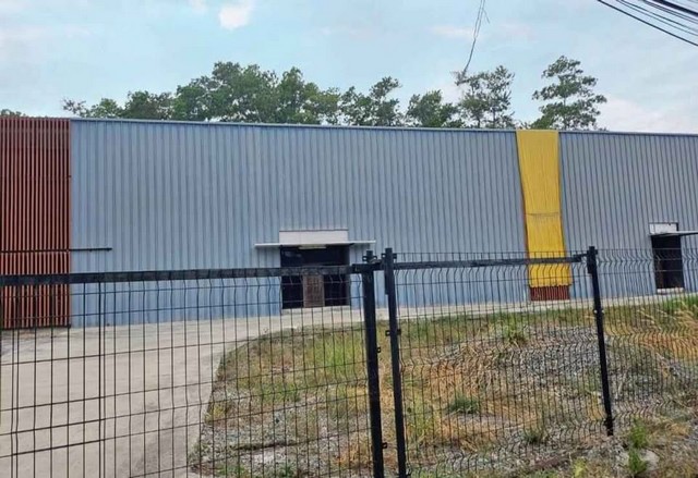 ขายให้เช่าโรงงานบ้านค่ายระยองผังม่วงลาย  4​ -​2- 4​ ไร่ พื้นที่ใช้สอย​ รวม​ 1,000​  ตรม  