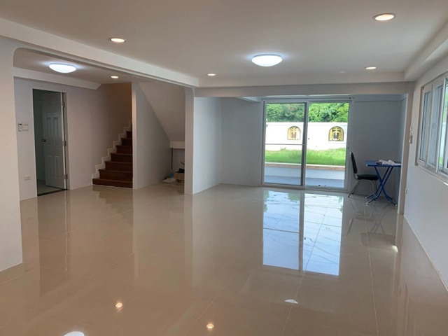 คฤหาสน์ ถนนพัฒนาการ55-63 ให้เช่าบ้านเดี่ยว 2 ชั้น แอร์พอร์ตลิงค์ หัวหมาก 1.7 กม. 5นอน พื้นที่ 115 ตารางวา