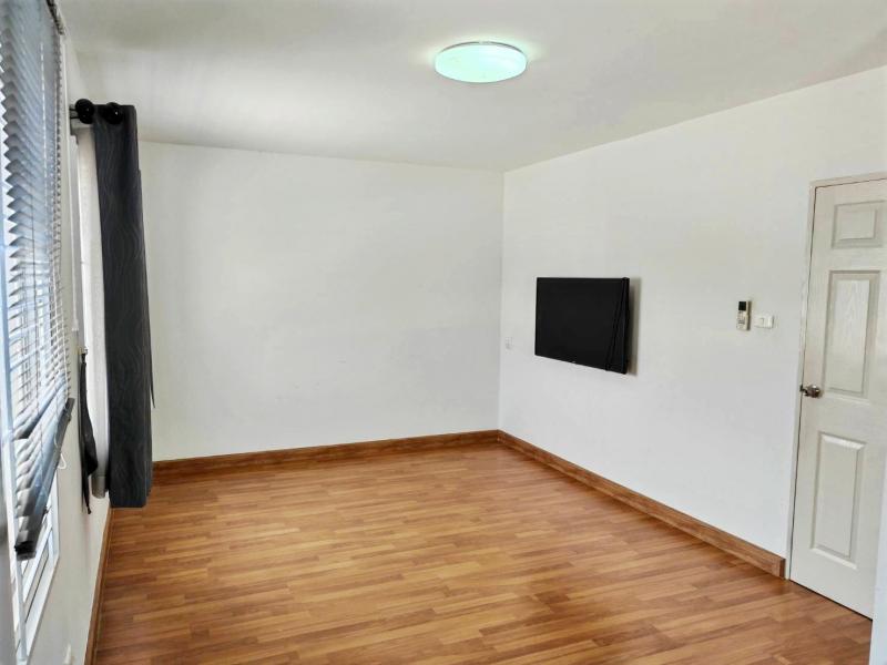 ขายบ้านแฝด 2 ชั้น โรงโป๊ะ ชลบุรี ใกล้พัทยา ใกล้อมตะซิตี้