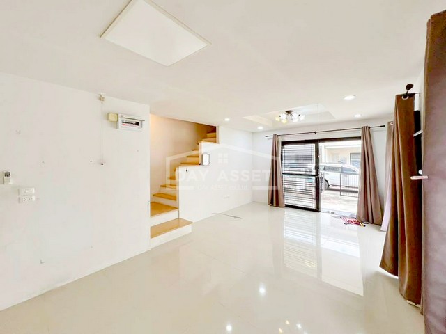 ขายทาวน์เฮ้าส์ 2 ชั้น หมู่บ้าน แอมมิตี้ บางนา-เทพารักษ ถนนเทพารักษ์ บางบ่อ สมุทรปราการ เนื้อที่ 28.1 ตร.ว. ขายเพียง 2,450,000 ล้านบาท