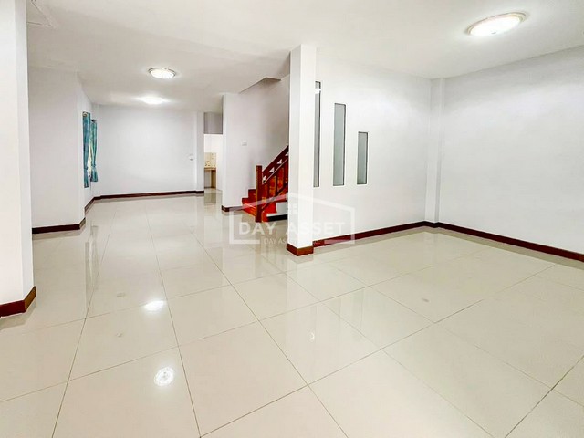 ขายบ้านเดี่ยว 2 ชั้น หมู่บ้าน พรหมศิริ เพชรเกษม 77  เนื้อที่ 33.5 ตร.ว. ขายเพียง 3,190,000 ล้านบาท