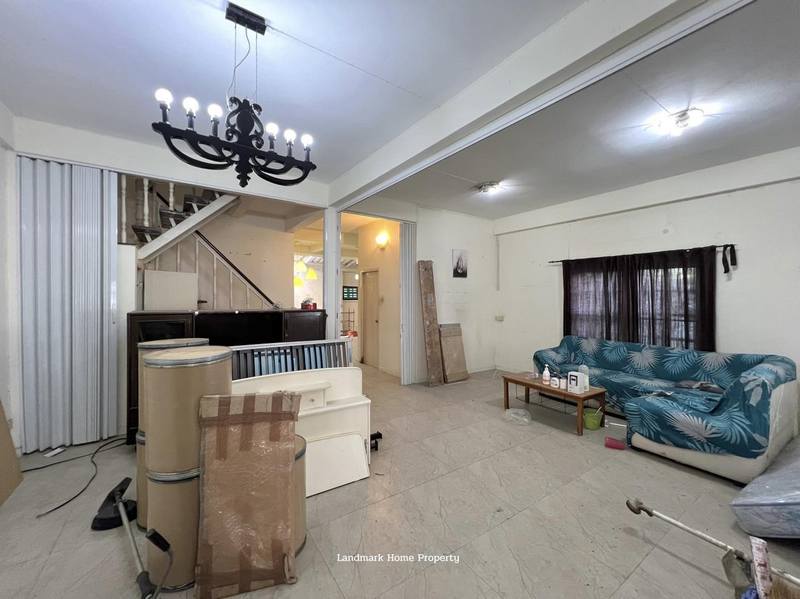 LM24-0067 ขายทาวน์เฮ้าส์ 2 ชั้น ใกล้ MRTลาดพร้าว และ รถไฟฟ้าสายสีเหลือง รุ่งเจริญ ลาดพร้าว31  พื้นที่ 45 ตรว