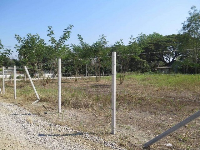 ที่ดินเปล่าถมแล้ว ติดถนนเลียบคันคลอง โซนสุเทพ