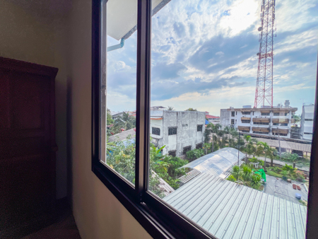 อาคารพาณิชย์ 3 ชั้น 3 ห้องนอน 4 ห้องน้ำ ให้เช่า ทำเลดีในหน้าทอน เกาะสมุย ใกล้ตลาดและท่าเรือ