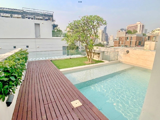 BTS พร้อมพงษ์ 1.4 กม.สุขุมวิท45-49 ทองหล่อ ให้เช่า-ขายทาวน์โฮมหรู 5 ชั้น หรูหรา เฟอร์ 50 ตร.วา.450 ตร.ม. 4นอน  รพ.สมิติเวช สุขุมวิท 500 ม.