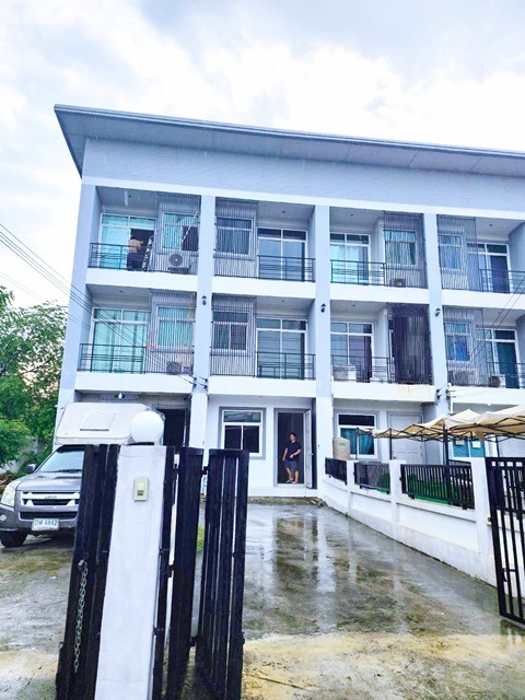 รามอินทรา89-99 4นอน MRT แฟชั่น 400ม รพ.สินแพทย์ 2กม.ให้เช่าทาวน์โฮม 3ชั้น 19ตร.วา. 220ตร.ม. 3น้ำ  2-3จอดรถ 