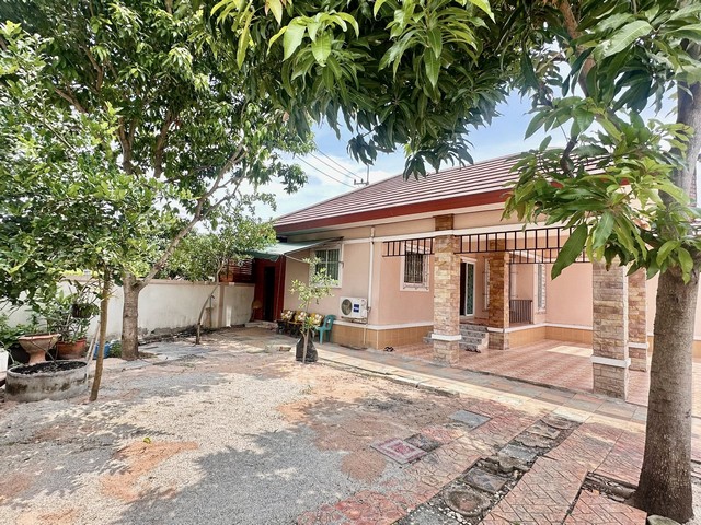 บ้านเดี่ยวชั้นเดียว บนเนื้อที่ 77.9 ตารางวา สะอาดน่าอยู่ ร่มรื่น หลังมุม