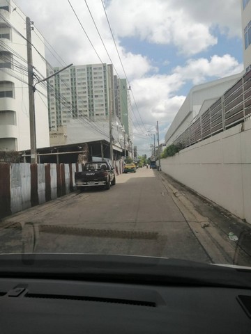 ขายที่ดิน 2-2-53 ไร่ ซ.เพชรเกษม 96/1 ผังสีแดง แถมบ้านเช่า 6 หลัง เหมาะทำคอนโด 8 ชั้น ทำเลทอง ใกล้ถนนใหญ่