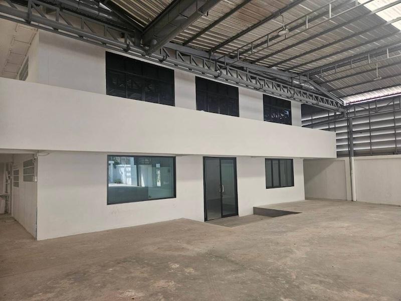 BR 1418 ให้เช่าโกดัง โรงงาน พื้นที่สีม่วง พุทธมณฑลสาย 4 ขนาด 1,680 ตร.ม. ย่านเพชรเกษม พร้อมออฟฟิศ พื้นโกดังยกสูง ไฟฟ้า 3 เฟส