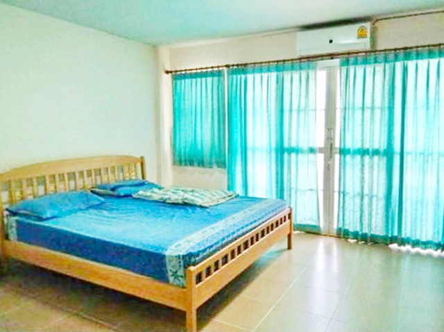 เฟอร์ครบ  2 น้ำ ทาวน์เฮ้าส์ 3 ชั้นBTSคูคต 900ม.ติดถนนสายไหม  ติด7-11 บิ๊กซี สุขาภิบาล5 600 ม. 4 นอน  รร.สายไหม 1.4 กม.20 ตร.วา. 3 แอร์