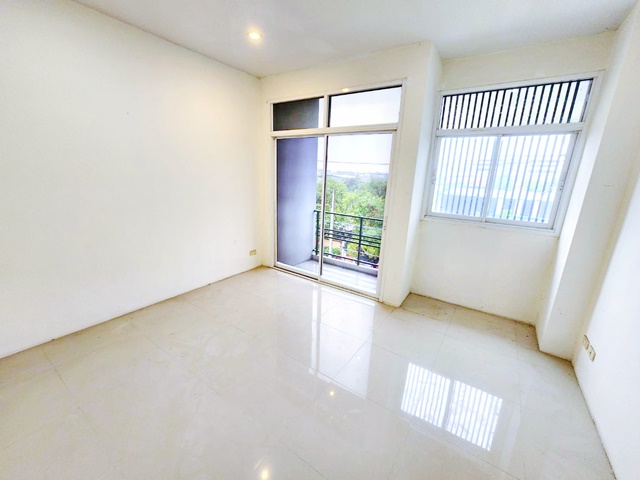 MRT แฟชั่น 400ม.4นอน รพ.สินแพทย์ 2กม.รามอินทรา89-99 ให้เช่าทาวน์โฮม 3ชั้น 22ตร.วา. 221ตร.ม.3น้ำ  2-3จอดรถ