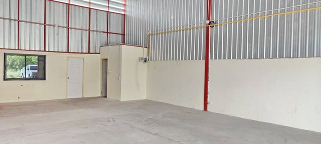 เหลือ หลังสุดท้าย โกดัง  โรบินสัน ทางด่วนศรีสมาน 90บาทต่อตรม. นานาชาติ ฮาร์โรว์ กรุงเทพฯ 200 ตรม.วัดสีกัน ดอนเมือง