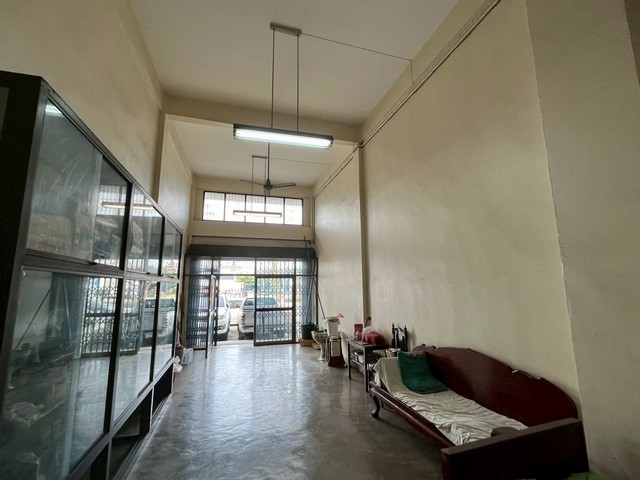 ขายด่วน อาคารพาณิชย์ 4 ชั้นครึ่ง 29 ตร.วา ติดถนนสิรินธร  ใกล้รถไฟฟ้าสถานีบางพลัด