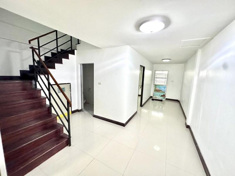 ขายทาวน์เฮ้าส์ 2 ชั้น คลองสาม ปทุมธานี ราคาดี พร้อมเข้าอยู่