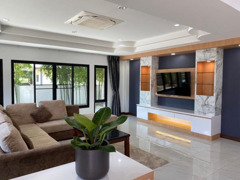 ขายด่วนบ้านหรู 19 ล้าน 5 นอน 6 น้ำ 440 ตรว. #โซนสันทราย #หลังม.แม่โจ้ #ขายพร้อมผู้เช่ารับรายได้เดือนละ100,000 บาท (สัญญาหมด พ.ค. 69)