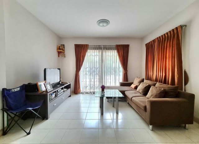 LV53154 ขาย บ้านแฝด 2 ชั้น (ทรงบ้านเดี่ยว) พร้อมพัฒน์ ไพร์ม รามอินทรา ทำเลศักยภาพ ใกล้รถไฟฟ้าสายสีชมพู