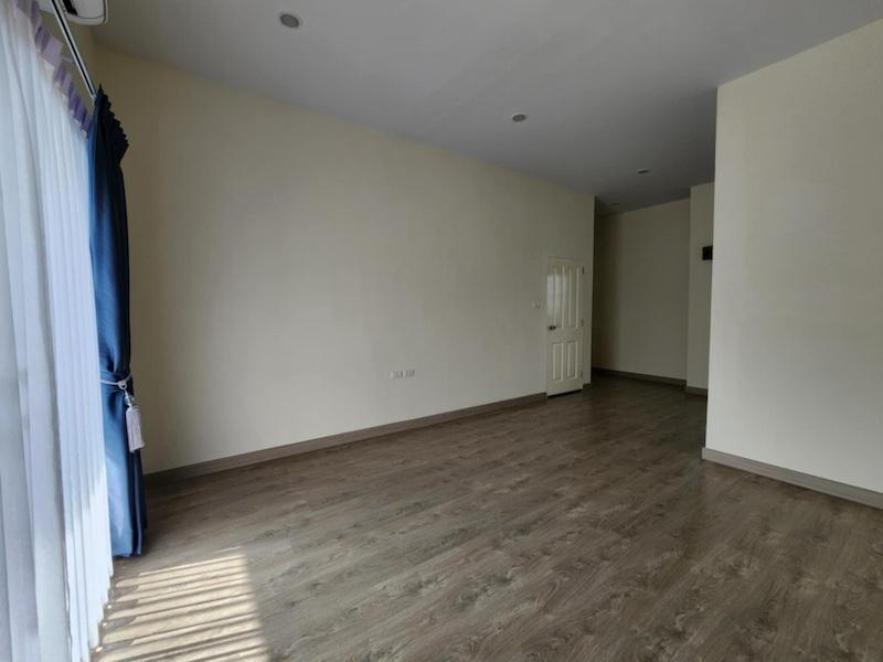 HR 6010 ให้เช่าทาวน์โฮม 3 ชั้น บ้านใหม่ หมู่บ้านวิชั่นวัลเลย์ ติดถนนบางกรวย-ไทรน้อย เดินทางสะดวก ใกล้เซ็นทรัลเวสต์เกต