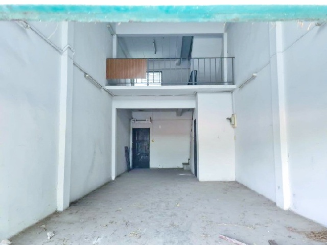 ประชาอุทิศ 93-99ม.เทคโนโลยีพระจอมเกล้าธนบุรี 3 กม. MRT ประชาอุทิศ 6 กม. ให้เช่าอาคารพาณิชย์3.5 ชั้น18 ตร.วา.232 ตร.ม.ทำเลดี โครงสร้างดี