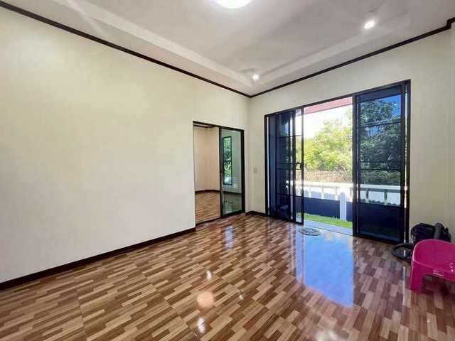 บ้านเดี่ยวชั้นเดียว สร้างใหม่ เนื้อที่กว้าง สันนาเม็ง สันทราย