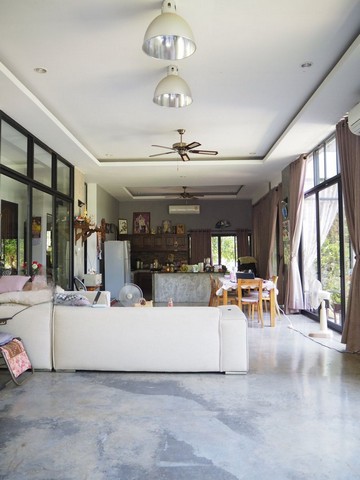 บ้านเดี่ยวหลังใหญ่ เนื้อที่กว้าง ขายตามสภาพ ดอยสะเก็ด