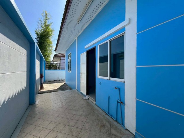 ขายบ้านเดี่ยวพานทองชลบุรีราคาถูก  อบต.หนองหงษ์ พานทอง.  เนื้อที่  50 ตร.ว. ติดถนน สร้างใหม่ 4 เลน