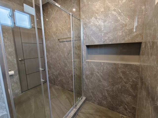 ขายหรือให้เช่า บ้านเดี่ยว 3 ชั้น สุขุมวิท 65 เนื้อที่ 50 ตร.ว. สร้างใหม่ ขายพร้อมผู้เช่า ใกล้ BTS เอกมัย