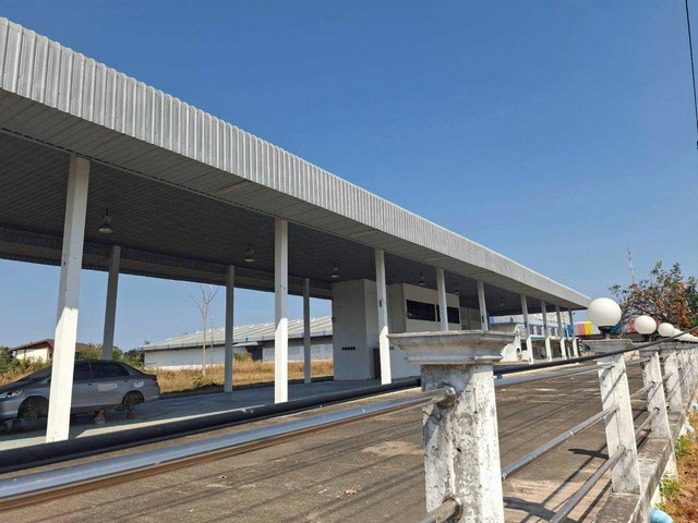 ขายด่วนที่ดินพร้อมสิ่งปลูกสร้าง สนามมวยเก่า เนื้อที่ 20-2-60.0 ไร่  ติดถนน 4 เลน   โพนเขวา  เมืองศรีสะเกษ   ZE815