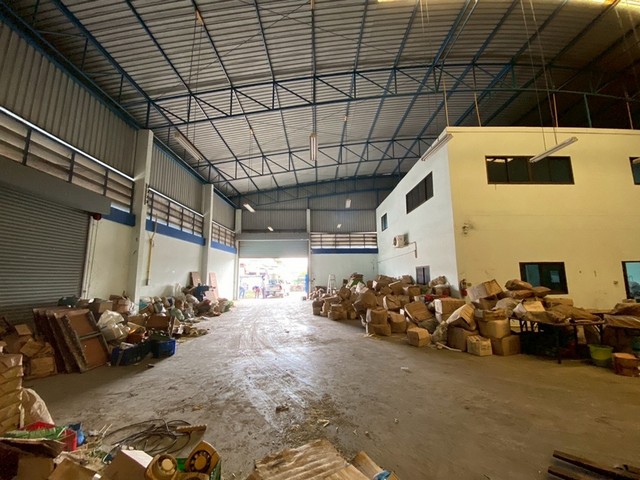 ให้เช่าโกดัง 970 ตร.ม. ออฟฟิศ 3 ห้อง 2 ห้องน้ำ มีบ้าพักคนงาน ต.คอกกระบือ อ.เมืองสมุทรสาคร