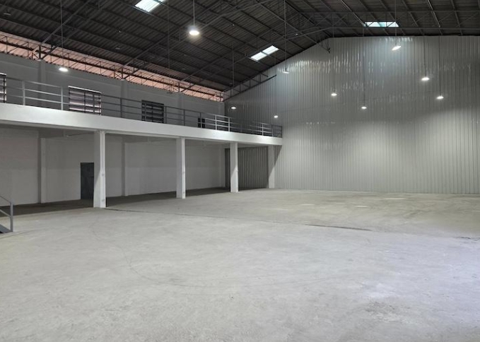 ให้เช่าโกดัง พุทธมณฑลสาย 4 (ซอย 4) พื้นที่สีม่วง  ขนาดรวม 865 ตร.ม.กระทุ่มแบน จ.สมุทรสาคร