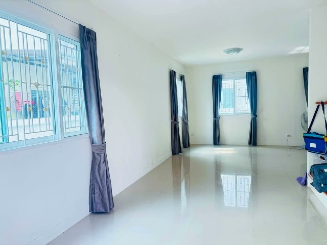 บ้านเดี่ยว 2 ชั้น 50 ตร.วารร.สารสาสน์วิเทศบางบัวทอง 4.1 กม.4 นอน  200 ตร.ม.  สะอาด สะดวก ปลอดภัย 2 น้ำ