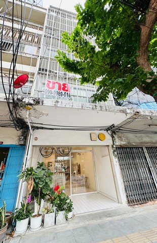 ขาด่วนๆ อาคารพาณิชย์ ติดถนนใหญ่ลาดหญ้า ใกล้วงเวียนใหญ่ Icon Siam