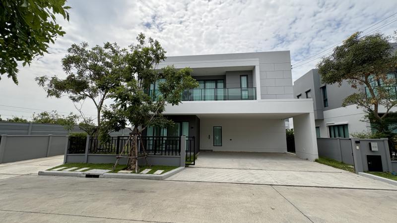 Rare item ขายบ้านหรูหลังมุม Centro รามอินทรา-จตุโชติ 2 บ้านเดี่ยวที่ดินเยอะ 91.6 ตร.ว. ใหม่มากไม่เคยอยู่เลย ผ่อนตรงก็ได้ 4 นอน, 3 จอด