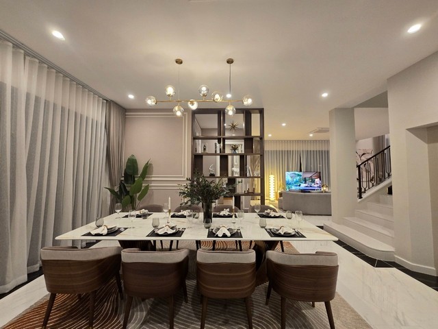 แซงค์ รอยัล กรุงเทพกรีฑา CINQ ROYAL Krungthep Kreetha บ้านหรู พร้อมอยู่