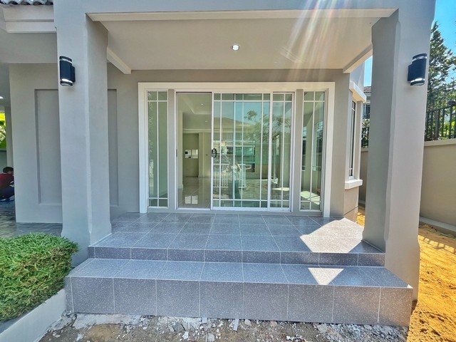 บ้านเดี่ยว  รีโนเวทใหม่ บ้านสีวลี ปิ่นเกล้า-สาทร ติดถนนราชพฤกษ์ หลังริม สไตล์โมเดิร์น หรูหรา ด้วยวัสดุเกรดพรีเมี่ยม