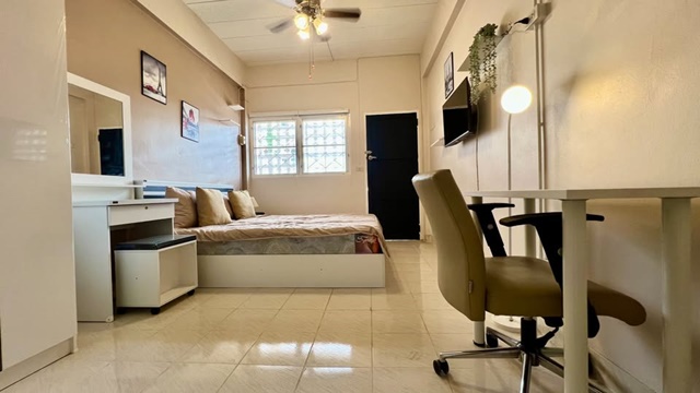 ให้เช่าบ้าน หลังมุม  50 ตร.วา. ตลาดเซฟวันโก BTS แยก คปอ.3.8 กม.200 ตร.ม. รร.นานาชาติฮาร์โรว์ 5.5 กม. มีที่จอดรถ10คัน  พร้อมเฟอร์