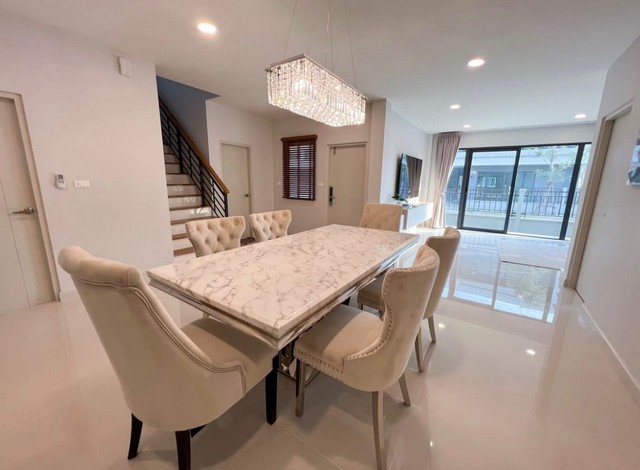 LV53158 ให้เช่า บ้านเดี่ยว หลังใหม่ พื้นที่สวนขนาดใหญ่ เซนโทร บางนา Centro Bangna ทำเลเทพ ใกล้เมกะบางนา และ รร. นานาชาติ