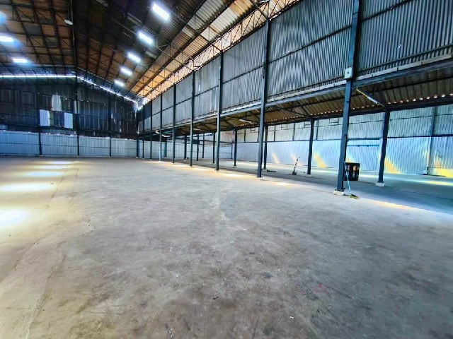 ชัยพฤกษ์-แจ้งวัฒนะ รพ.มหาชัย 2.9 กม บิ๊กซี อ้อมน้อย 2.5 กม. โกดัง 339ตร.วา. 1,359 ตร.ม. สมุทรสาคร สำหรับเก็บสินค้าเท่านั้น 1นอน 1น้ำ