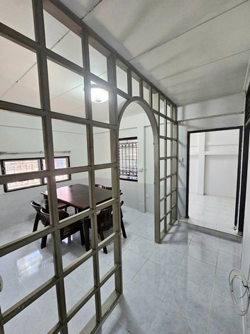 HR2418ขายทาวน์เฮ้าส์ 2 ชั้น หลังริม ซอยลาดพร้าว 87 เดินทางสะดวก ใกล้รถไฟฟ้าสายสีเหลือง สถานีลาดพร้าว83