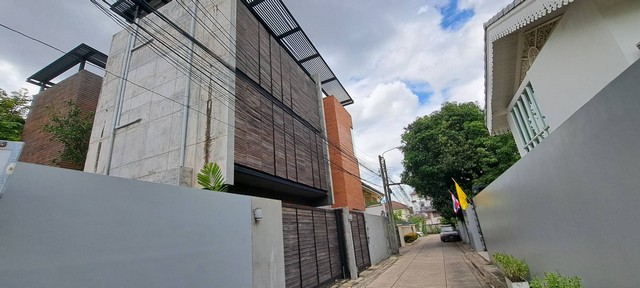 ขายบ้านเดี่ยว 3 ชั้น พหลโยธิน 8 เนื้อที่ 67 ตร.วา ทำเลศักยภาพ ใกล้ BTS อารีย์