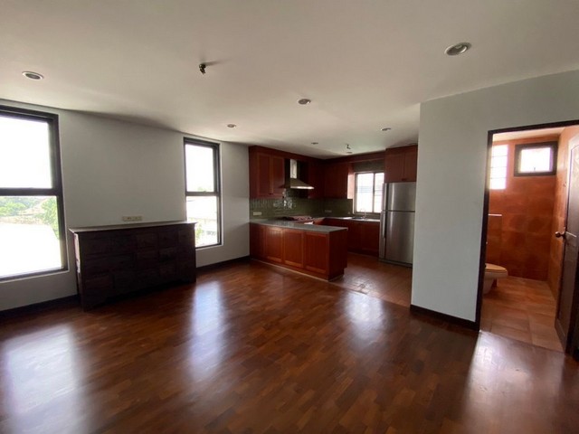 Home Office 4ชั้นใกล้ รถไฟฟ้า BTS สถานีบางจาก พื้นที่ใช้สอย  840 ตร.ม