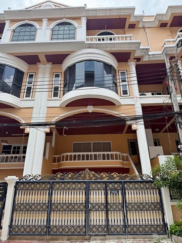 ให้เช่าทาวโฮม5 ชั้นใกล้สุขุมวิท 39, 49, 55 และถนนเพชรบุรีใกล้  BTS ทองหล่อ ย่านทองหล่อ โครงการ ทองหล่อคลาสสิคโฮม