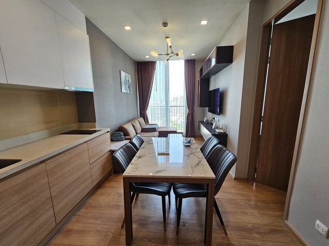 Noble Around Sukhumvit 33 spacious safe quiet 18th floor BTS Phrom Phong