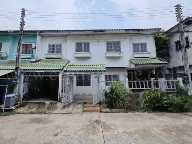 ทาวน์เฮ้าส์ บ้านนริศรา รังสิต - คลอง 11 ธัญบุรี หลังใหญ่