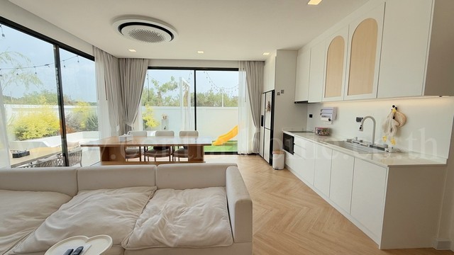 P1 บ้านเดี่ยว สไตล์นอร์ดิก หมู่บ้าน นครินทร์การ์เด้น สร้างใหม่ พร้อมตกแต่ง