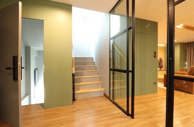 ขายโฮมออฟฟิศ 4 ชั้น ตกแต่งพร้อมเข้าอยู่ พร้อมชุดเฟอร์นิเจอร์ ระบบไฟ ระบบแอร์ ระบบแลน