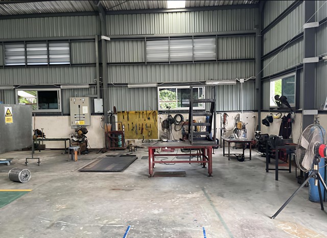 ขายโรงงานอุตสาหกรรมปิโตรเคมีมาบตาพุดจังหวัดระยองมีใบประกอบกิจการโรงงาน (รง.4) สามารถดำเนินกิจการต่อได้ทันที มีกลุ่มลูกค้ารองรับ