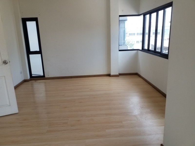 ขายบ้านแฝดมือสองเมืองสุราษฎร์ธานี จังหวัดสุราษฎร์ธานี  โครงการ บ้านเบญจพล 3